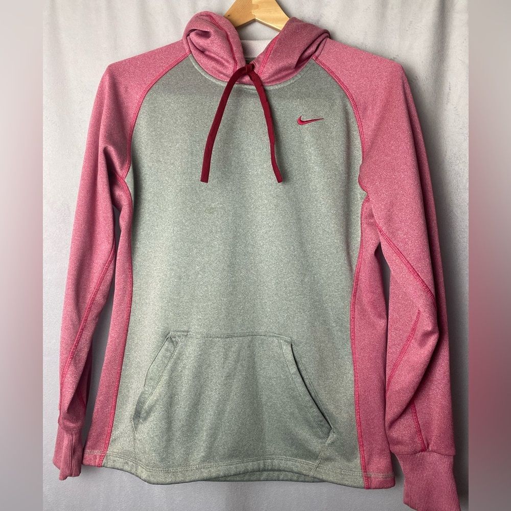 Nike Therma-FIT Gray Pink Pullover Hoodie Athleisure gym  S - Picture 2 of 8